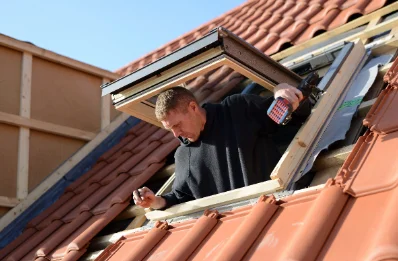 Pose de fenêtres de toit Velux à Castineta